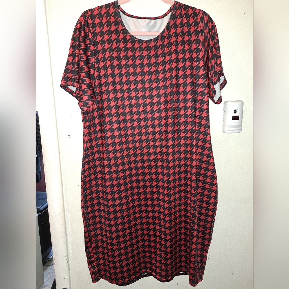 Size 14/16 red Houndstooth dress
